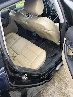 Audi A3 8P 1.9 TDI 105 CP   Interior piele bej   Consum redus - imagine 4
