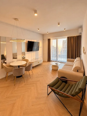 Inchiriere - Apartamente cu vedere laterala la mare  - imagine 3