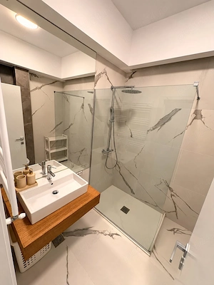 Inchiriere - Apartamente cu vedere laterala la mare  - imagine 10