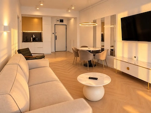 Inchiriere - Apartamente cu vedere laterala la mare  - imagine 4
