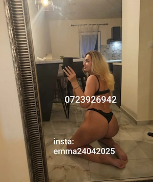 Sunt o blonda incantata sa te cunoasca , am si Whatsapp si insta