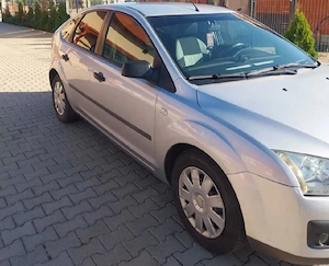 Vand Ford Focus din 2005 - imagine 2