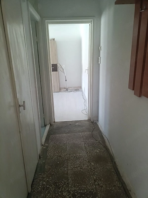 Sagului-Profi,Cu Centrala Proprie,40 mp,Cu Balcon+Bucătărie Separata, Hol, Camera Mare,200 E, Liber - imagine 7