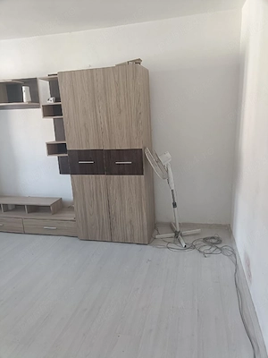 Sagului-Profi,Cu Centrala Proprie,40 mp,Cu Balcon+Bucătărie Separata, Hol, Camera Mare,200 E, Liber - imagine 3