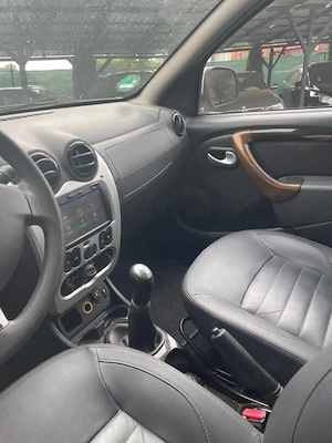 Duster de vânzare an 2011 motor 1 .6gpl preț 5990 neg  - imagine 3