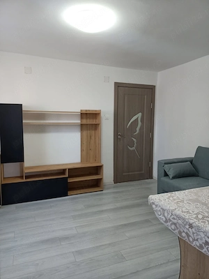 Inchiriez apartament cu doua camere plus sufragerie in Decebal - imagine 4