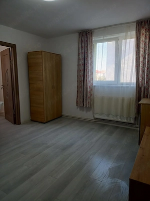 Inchiriez apartament cu doua camere plus sufragerie in Decebal - imagine 7