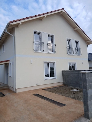 Vând jumătate duplex  !