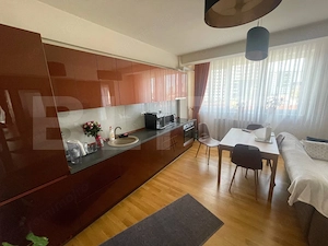 APARTAMENT CU 3 CAMERE DE VÂNZARE | BLOC NOU | 2 BALCOANE ȘI PARCARE PRIVATĂ - imagine 3