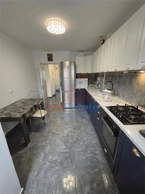 Apartament cu 3 camere decomandat Bd Poitiers Frumoasa