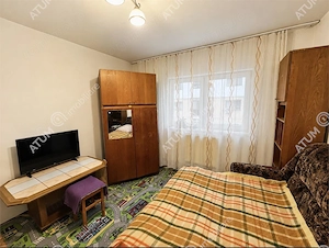 Apartament cu 2 camere decomandate si pivnita zona Semaforului - imagine 3