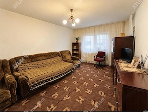 Apartament cu 2 camere decomandate si pivnita zona Semaforului