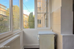 Aradului - 2 Camere, Decomandat, Etaj 1, Balcon, Centrala, La Cheie - imagine 8