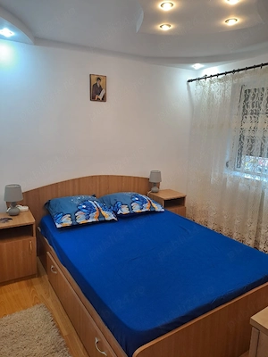 Închiriez apartament 