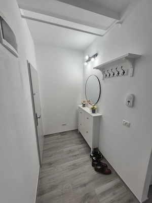 2 Cam-Nou-Giroc-7 Min de Spital Judetean-Mobilat-50MP-Balcon-1 loc Parcare-112.000 Euro ! Negociabil - imagine 12