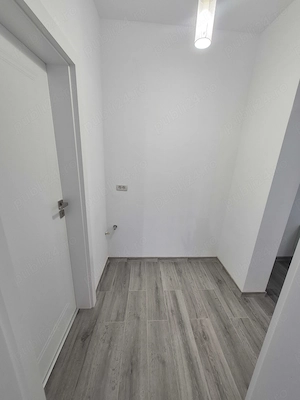 2 Cam-Nou-Giroc-7 Min de Spital Judetean-Mobilat-50MP-Balcon-1 loc Parcare-112.000 Euro ! Negociabil - imagine 14