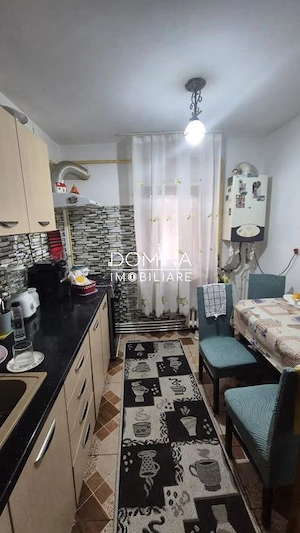 Vânzare apartament 3 camere, strada Nicolae Grigorescu - zona Debarcader - imagine 3