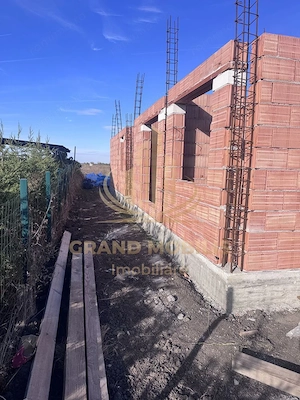 Duplex Săcălaz, 85 mp utili, teren 293 mp, 3 dormitoare, terasă 21 mp