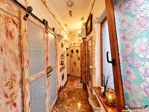 Resedinta Art Nouveau in inima orasului: Corp de casa cu o mica curticica, Central, Brasov - imagine 14
