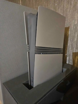 Consolă Sony Playstation 5 Pro Digital 2TB, ediție limitată aniversară de 30 de ani, și două control