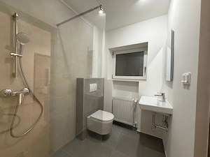 Ofer spre inchiriere apartament de 3 camere Universitate-Piata Rosetii - imagine 2