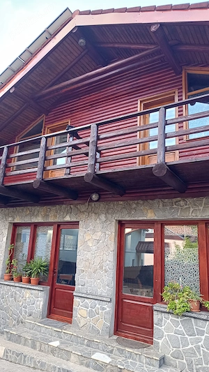 Casa in orasul Sinaia - imagine 2