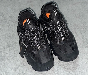 Adidași Versace Chain Reaction