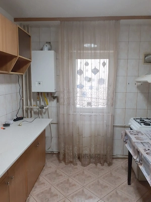 proprietar închiriez apartament cu trei camere semidecomandat in Bacău  - imagine 5