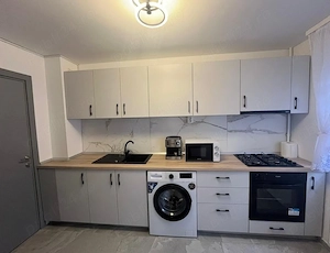  in zona centrala in Tg MURES dau in CHIRIE un apartament 2 camere - imagine 9