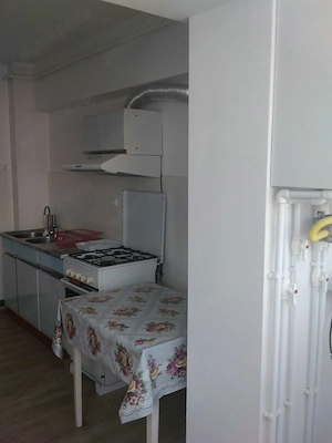 inchiriez apartament 2 camere decomandat,Suceava,zona Curcubeu - imagine 4