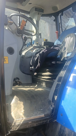 tractor new Holland 
