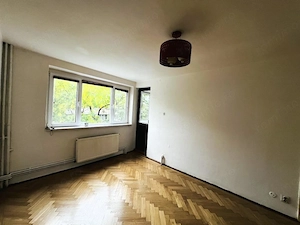 Apartament cu locație excelenta 3 camere Crangasi | Loc Parcare + Centrala | 
