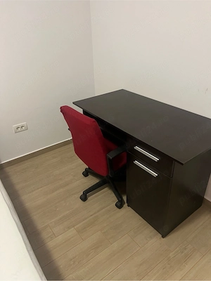Vând pat cu saltea 160  x 200 și birou cu scaun ! Totul la 300 Ron !