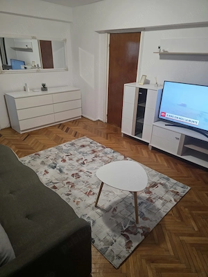 Inchiriez apartament ultracentral cu 2 camere, decomandat - imagine 2