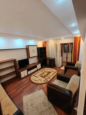APARTAMENT 3 CAMERE CENTRAL MIOVENI - imagine 2