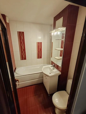 APARTAMENT 3 CAMERE CENTRAL MIOVENI - imagine 10