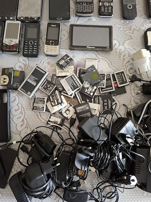 telfoane încărcătoare huse etc 