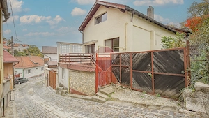 CASĂ ÎN ȘCHEI CU 4 CAMERE | 140 MP UTILI + DEMISOL ȘI TERASĂ - imagine 3