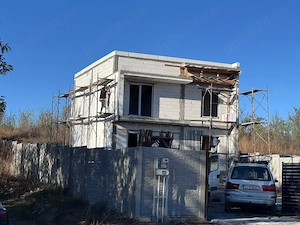 Casa de vanzare