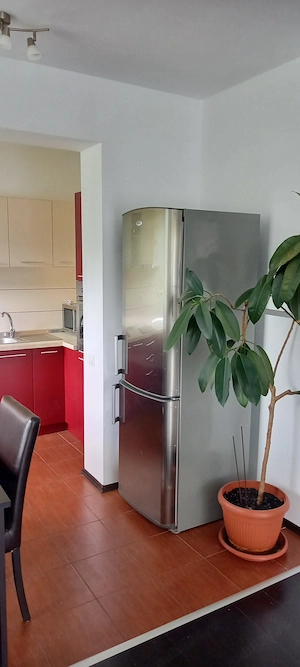 Proprietar   2 camere, balcon generos și parcare privată - imagine 4