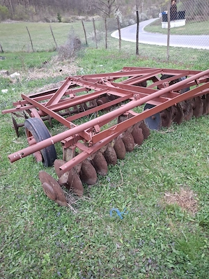 Vand tractor U650 + utilaje - imagine 4