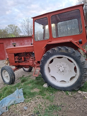 Vand tractor U650 + utilaje