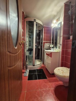 Inchiriez apartament 3 camere decomandat in Deva, zona Liliacului, ST: 70 mp, 2 bai, 1 balcon,  - imagine 9