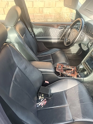 dezmembrez mercedez w210 - imagine 2