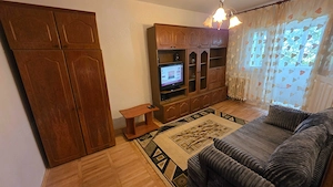 Închiriez GARSONIERĂ utilată, cu BALCON închis, în zona Badea Cârțan (Telegrafului) - imagine 5