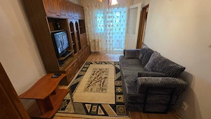 Închiriez GARSONIERĂ utilată, cu BALCON închis, în zona Badea Cârțan (Telegrafului)