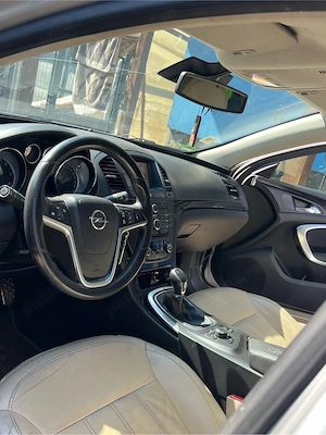 Opel Insignia sport tourer A 2.0 - imagine 4