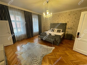 Apartament la casa 2 camere garaj curte comuna ultracentral Sibiu - imagine 4