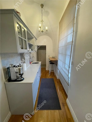 Apartament la casa 2 camere garaj curte comuna ultracentral Sibiu - imagine 8