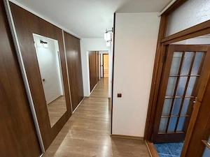 Apartament 3 camere decomandat – complet mobilat, zonă centrală!